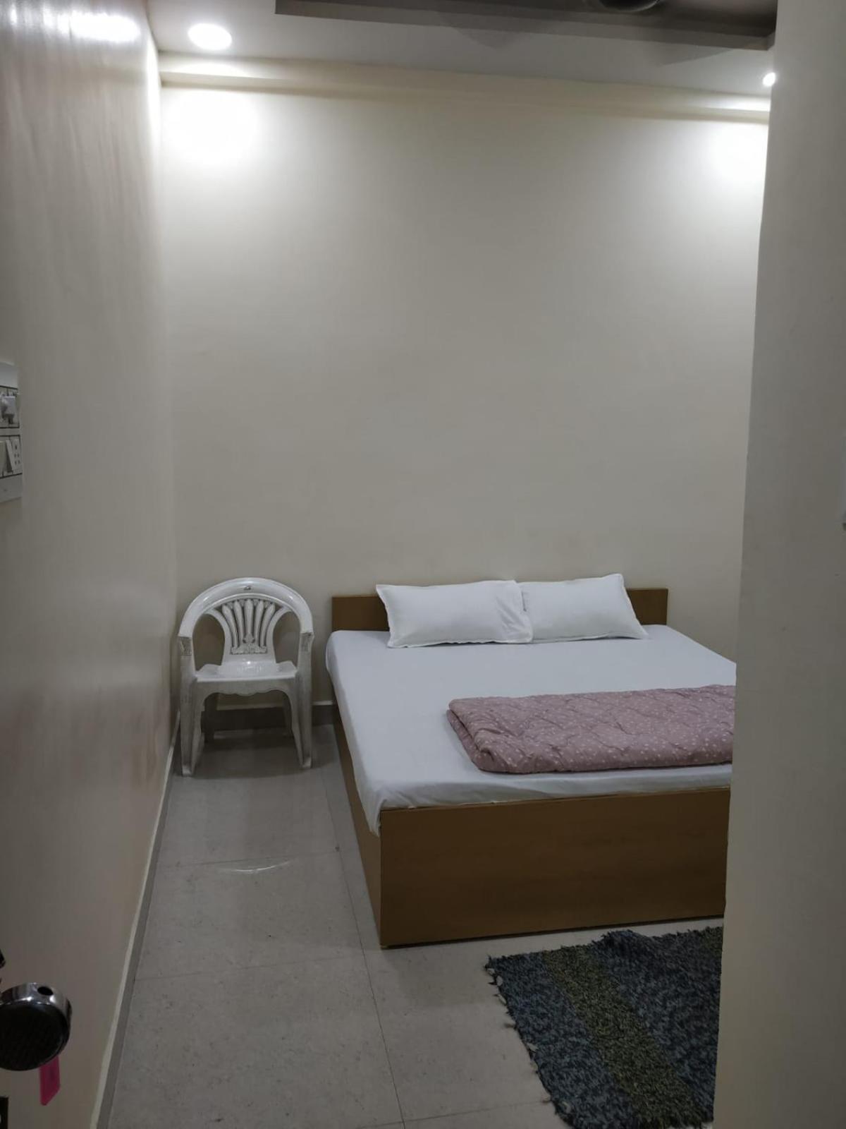 Shree Gajlaxmi Hotel Walking Distance From Mahakaleswar ウッジャイン エクステリア 写真
