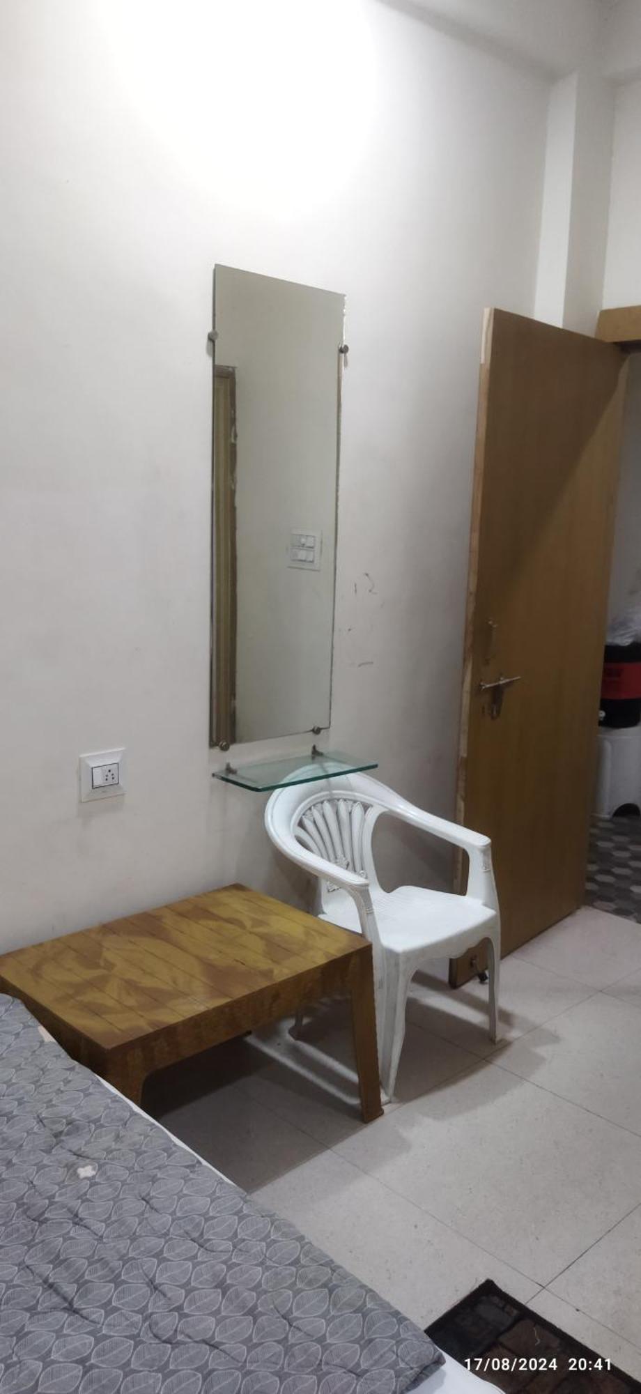 Shree Gajlaxmi Hotel Walking Distance From Mahakaleswar ウッジャイン エクステリア 写真